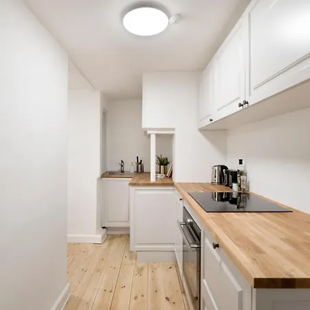 Centrally Located In Apartment *